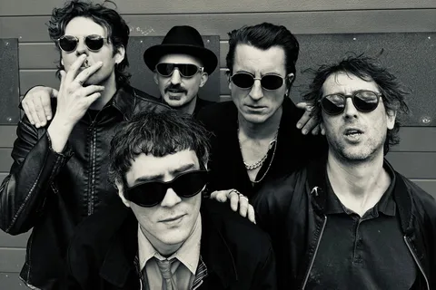 South London's SLEAZE have revealed their new single 'Universal Adaptor' and announced debut album 'SLEAZE PLEAZE'