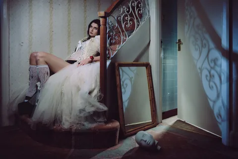 Baby Queen has released ‘Feel Something’, exploring the thrill of a forbidden romance