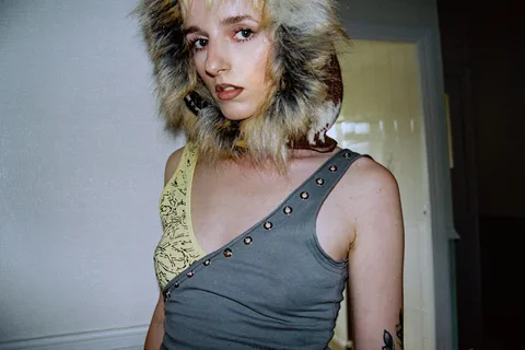 Greta Isaac has released theatrical new single 'Movie Star' ahead of her EP