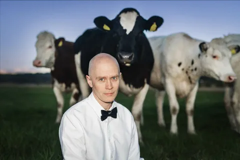 Jens Lekman has confirmed new album 'Songs for Other People's Weddings',  a companion piece to a book of the same name
