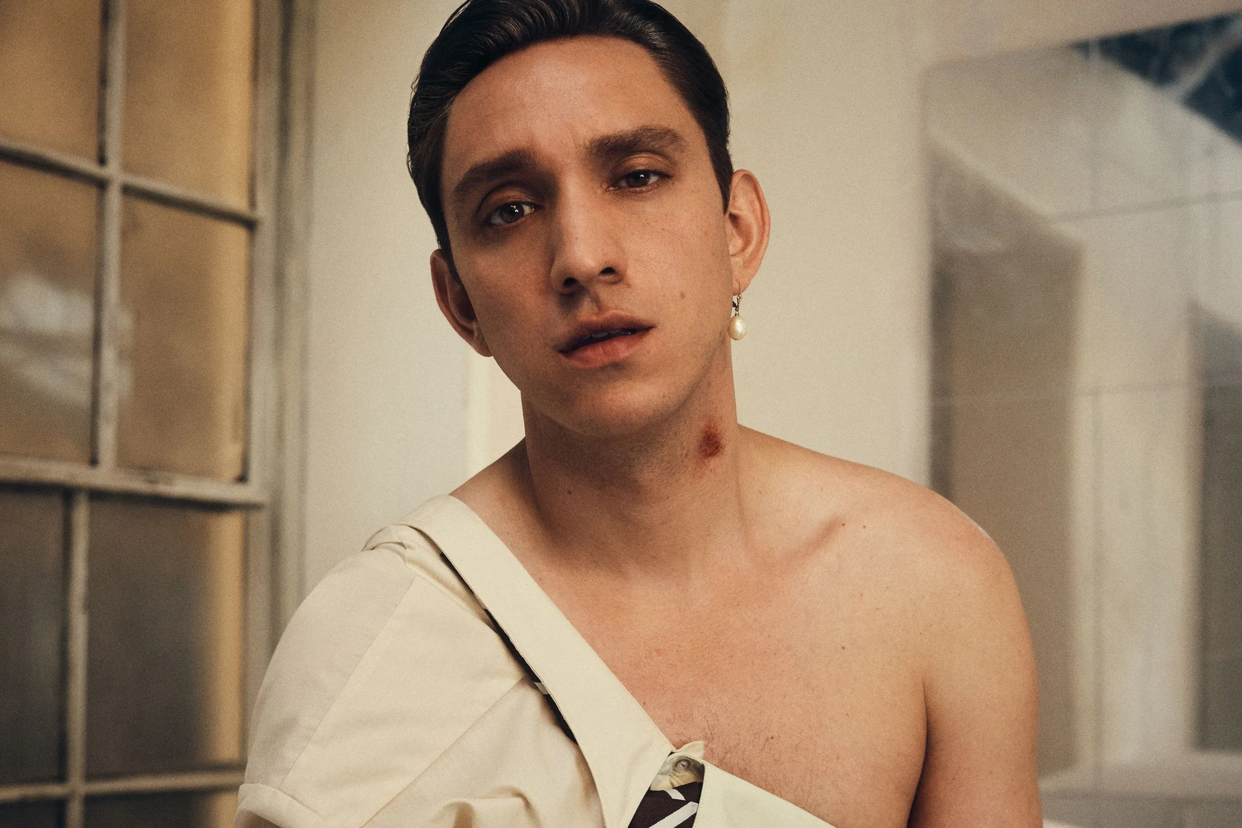 Oliver Sim has shared his second solo single, 'Fruit'