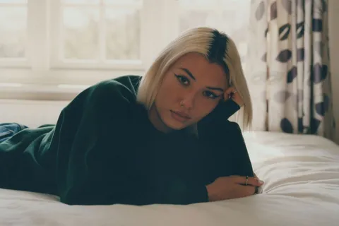 Nieve Ella has announced her debut headline tour for February 2024