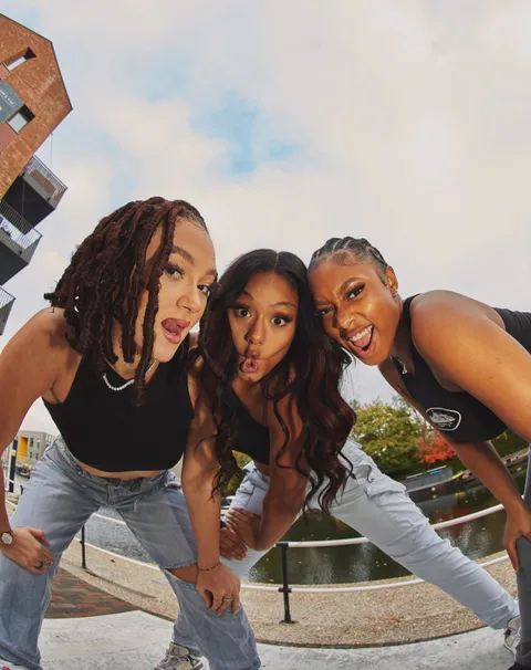 New London three piece FLO have shared a video for their debut single, 'Cardboard Box'