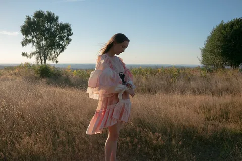 Allie Crow Buckley has teamed up with Declan McKenna for her new single, 'Dreamboat Soulmate'