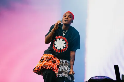 Arlo Parks takes on the storm and wins at Reading 2023