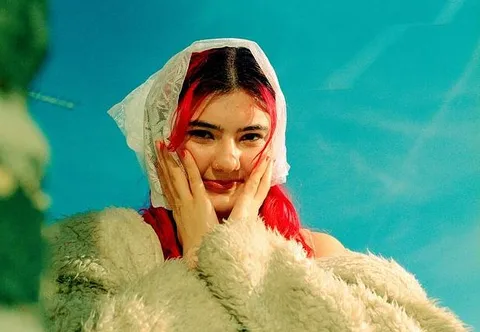 Eaves Wilder has shared her new EP 'Hookey'