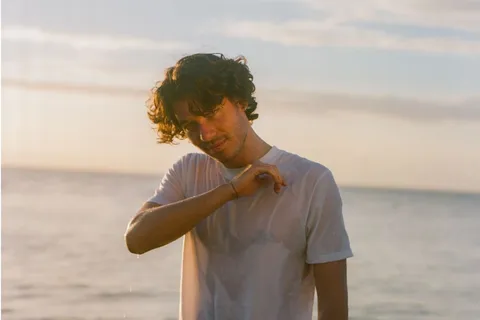 Eli Smart has dropped his second EP, ‘Aloha Soul’