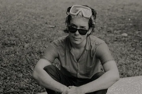 Eli Smart wants to hit the road with his new track 'Fiesta 99.9FM'