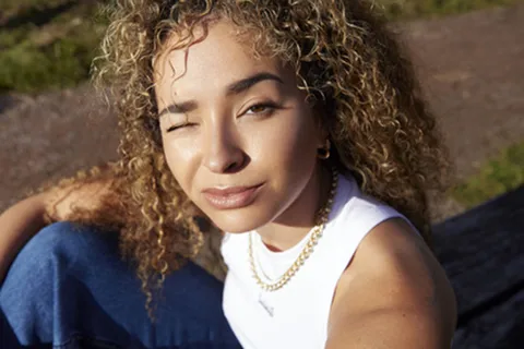 Ella Eyre is embracing her independence with new single, 'Head In The Ground (Feat. Tiggs Da Author)'