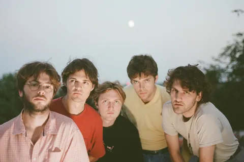 FEET return with a brand new single, 'Can't Get In'