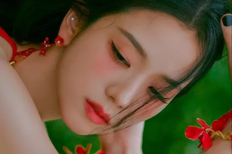 BLACKPINK's Jisoo has shared the tracklist for her first solo project, 'ME'