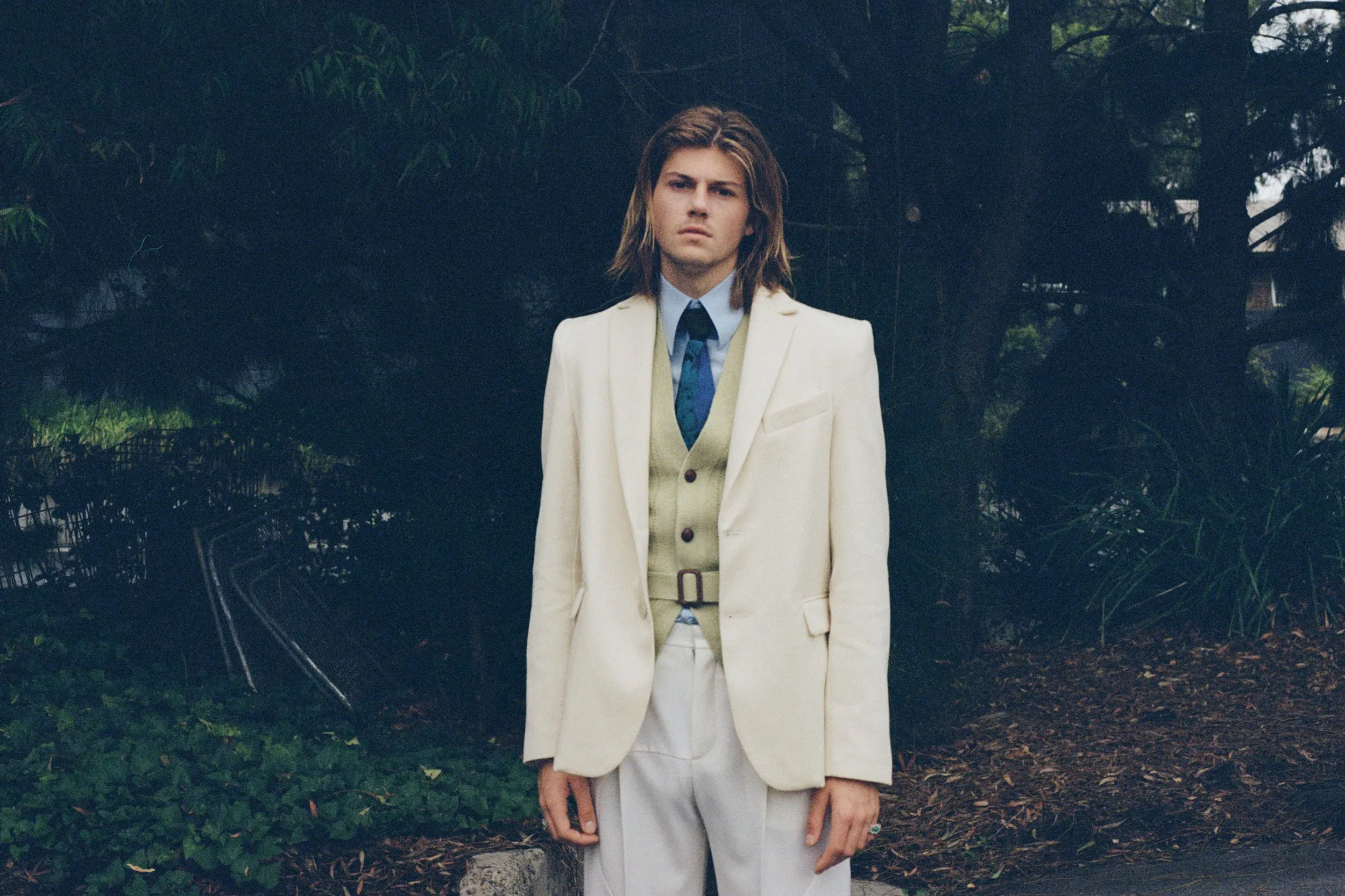 Ruel has shared a brand new track, 'LET THE GRASS GROW'