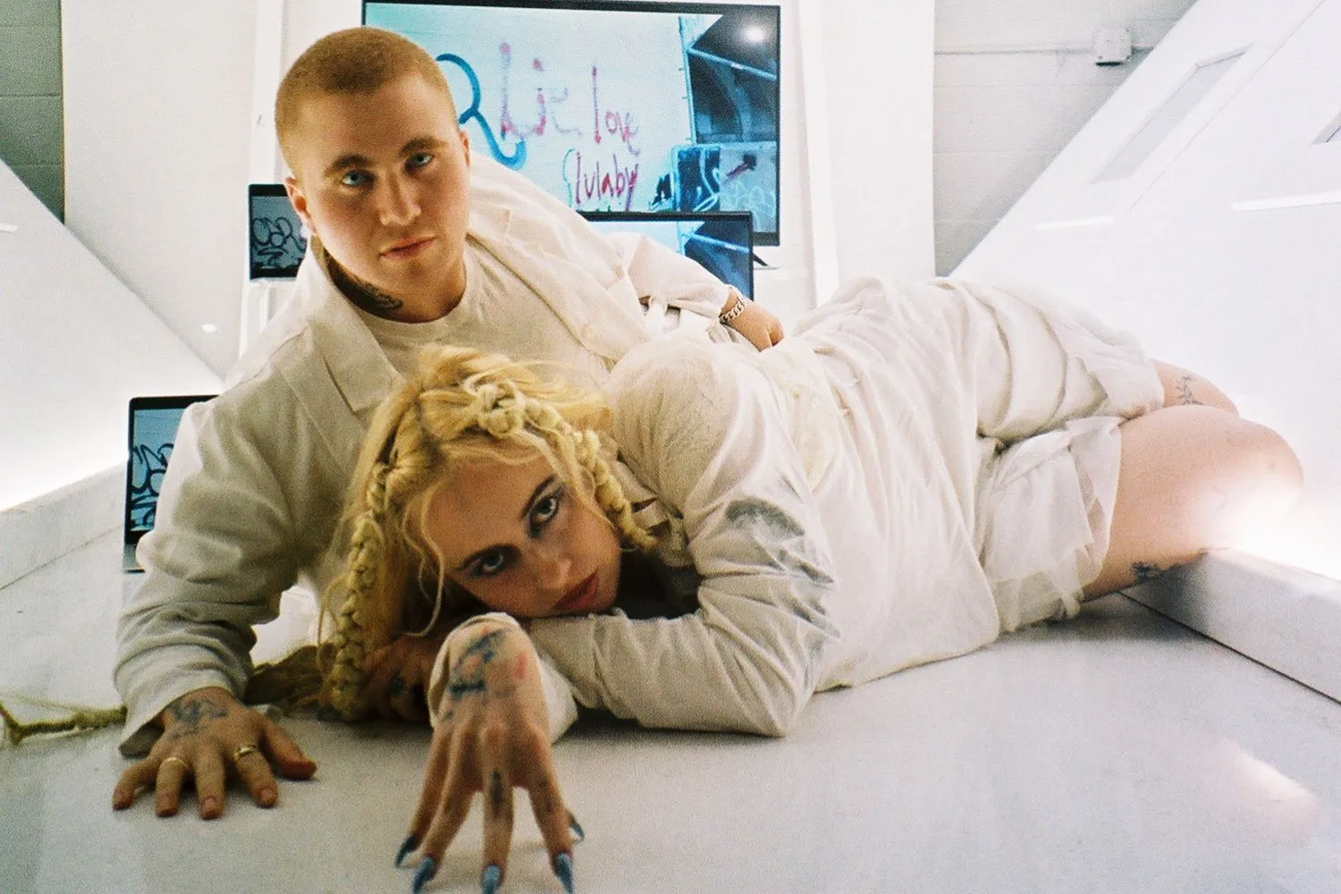 Girlpool are set to "take a break"