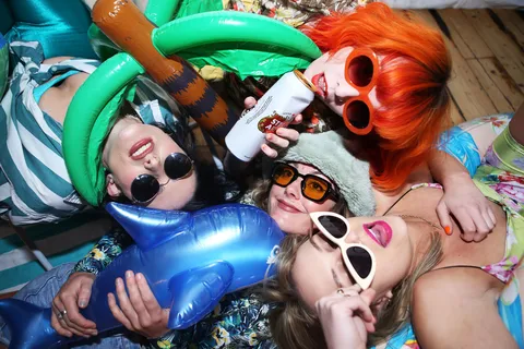 Loose Articles have signed with Alcopop! Records and announced details of their second EP, 'Chaos'