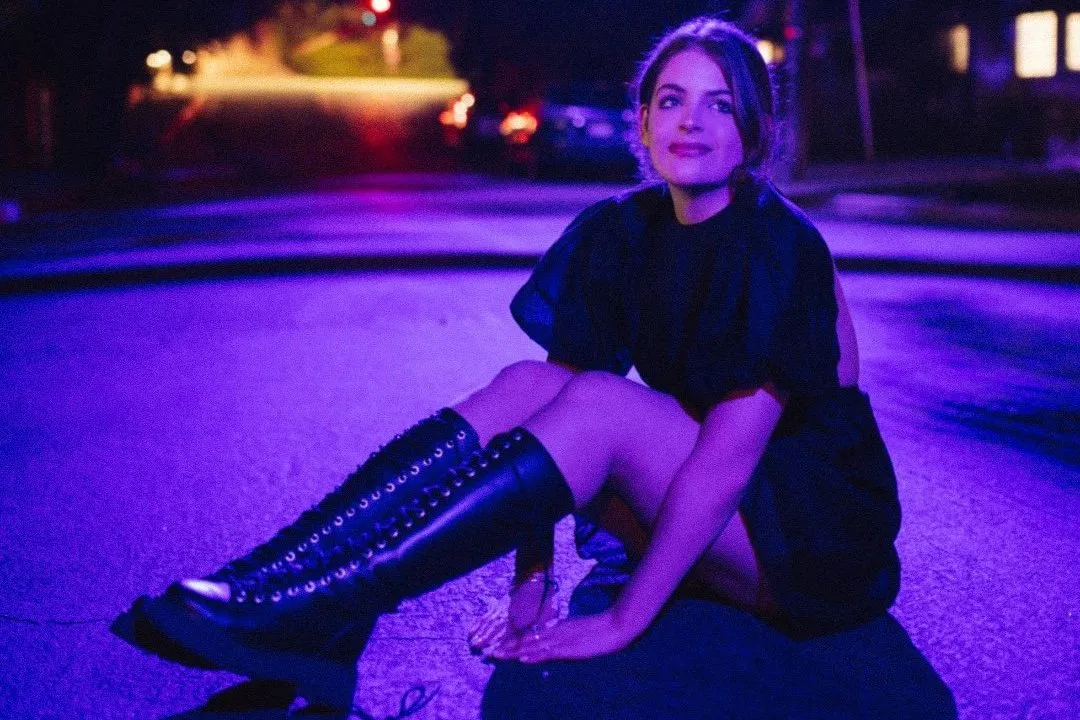 Indy Yelich has dropped a new single, 'Hometown', and announced her debut EP, 'Threads'