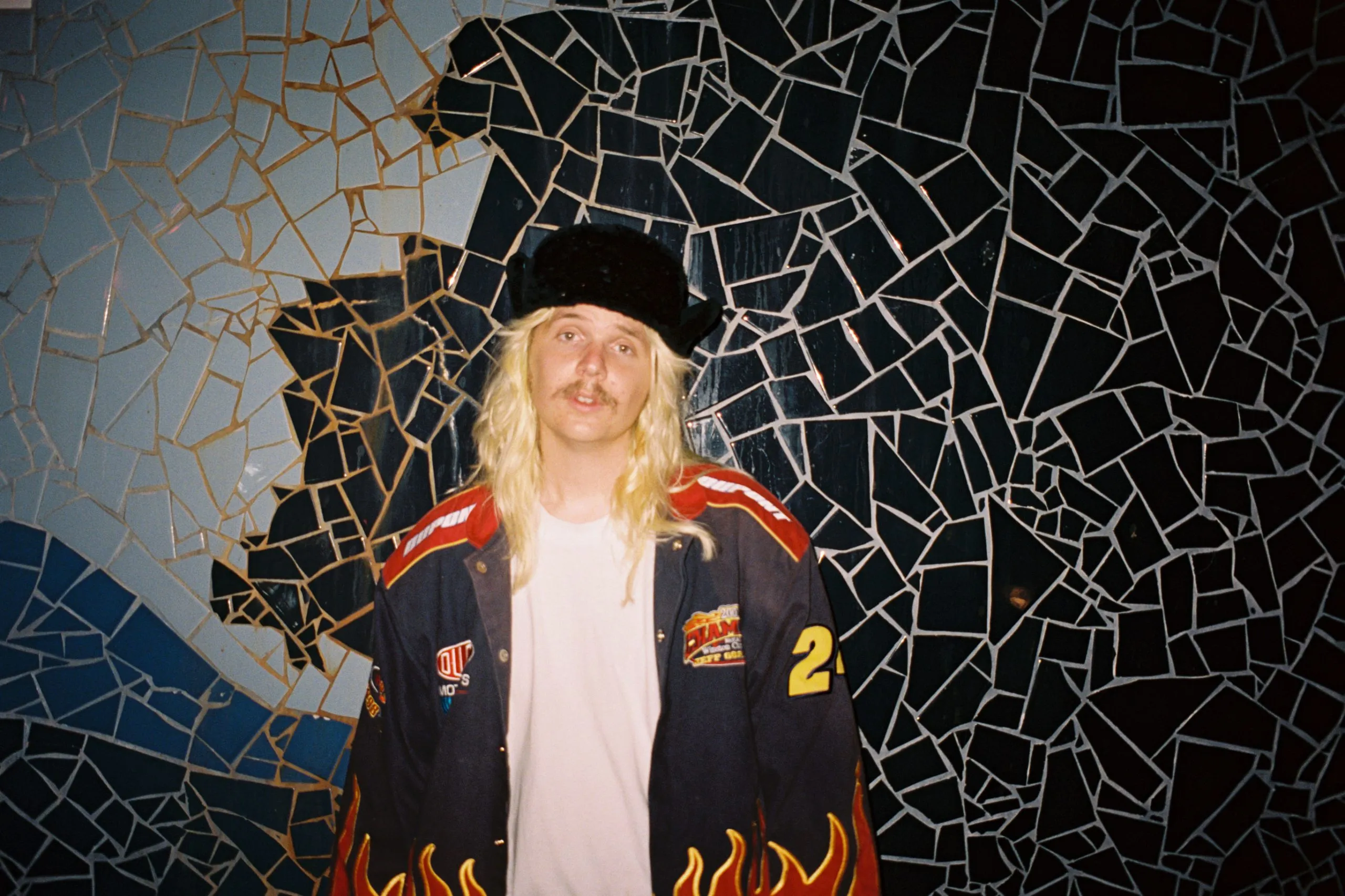 JAWNY has shared a new version of 'take it back', featuring Beck