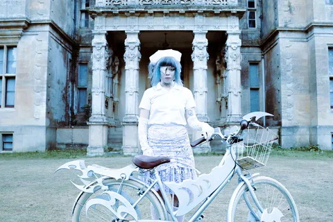 Jazmin Bean has released a new video for their "content love song" and debut album cut, 'Terrified'