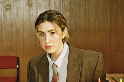 Katie Gregson-MacLeod has dropped her brand new EP, ‘songs written for piano’