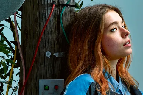 L Devine has shared a new track about "feeling disconnected in an overly connected world", 'Miscommunikaty'