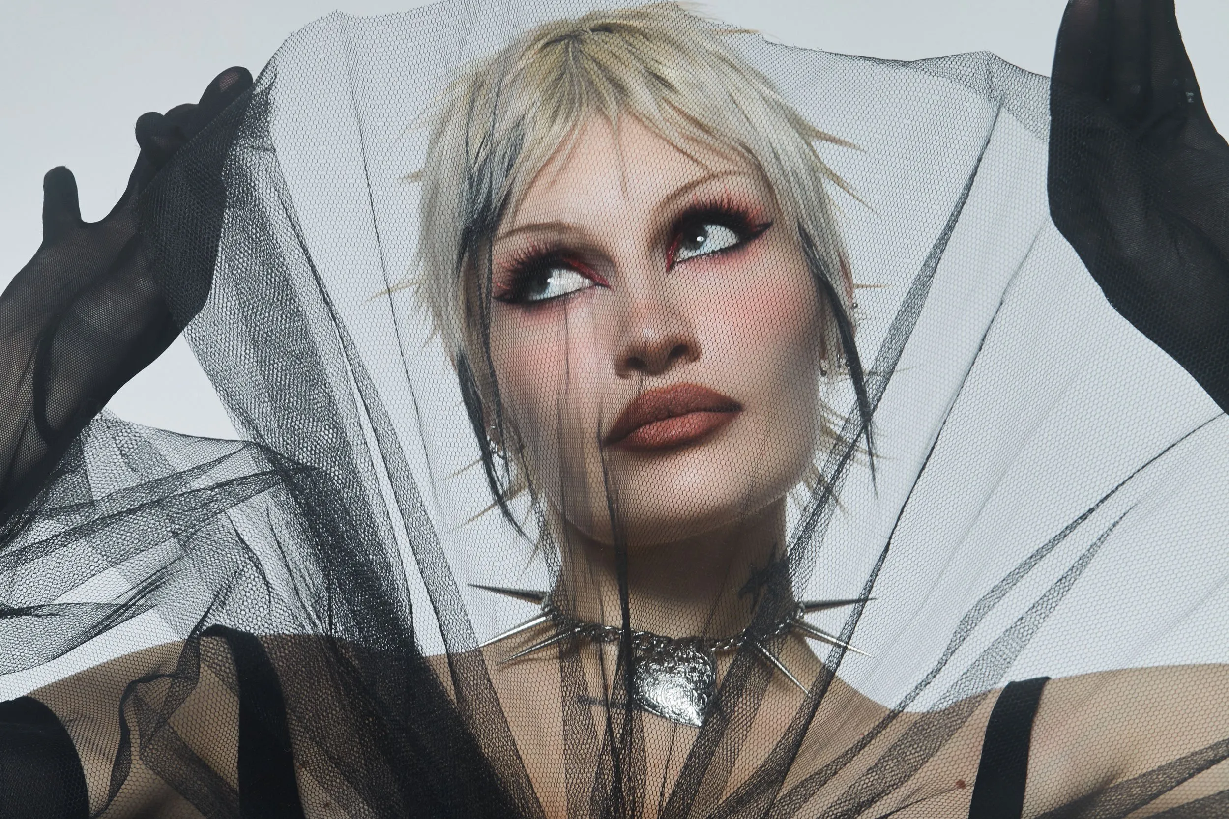 Cassyette has shared an explosive new single, 'Boom'