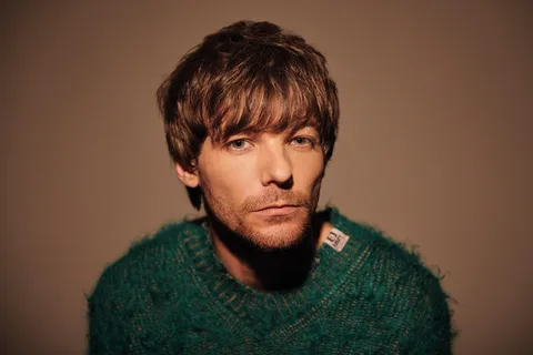Louis Tomlinson has announced that a new single, ‘Silver Tongues’, will arrive tomorrow