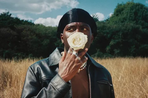 Master Peace has released his new single, ‘Country Life’, with a music video accompaniment