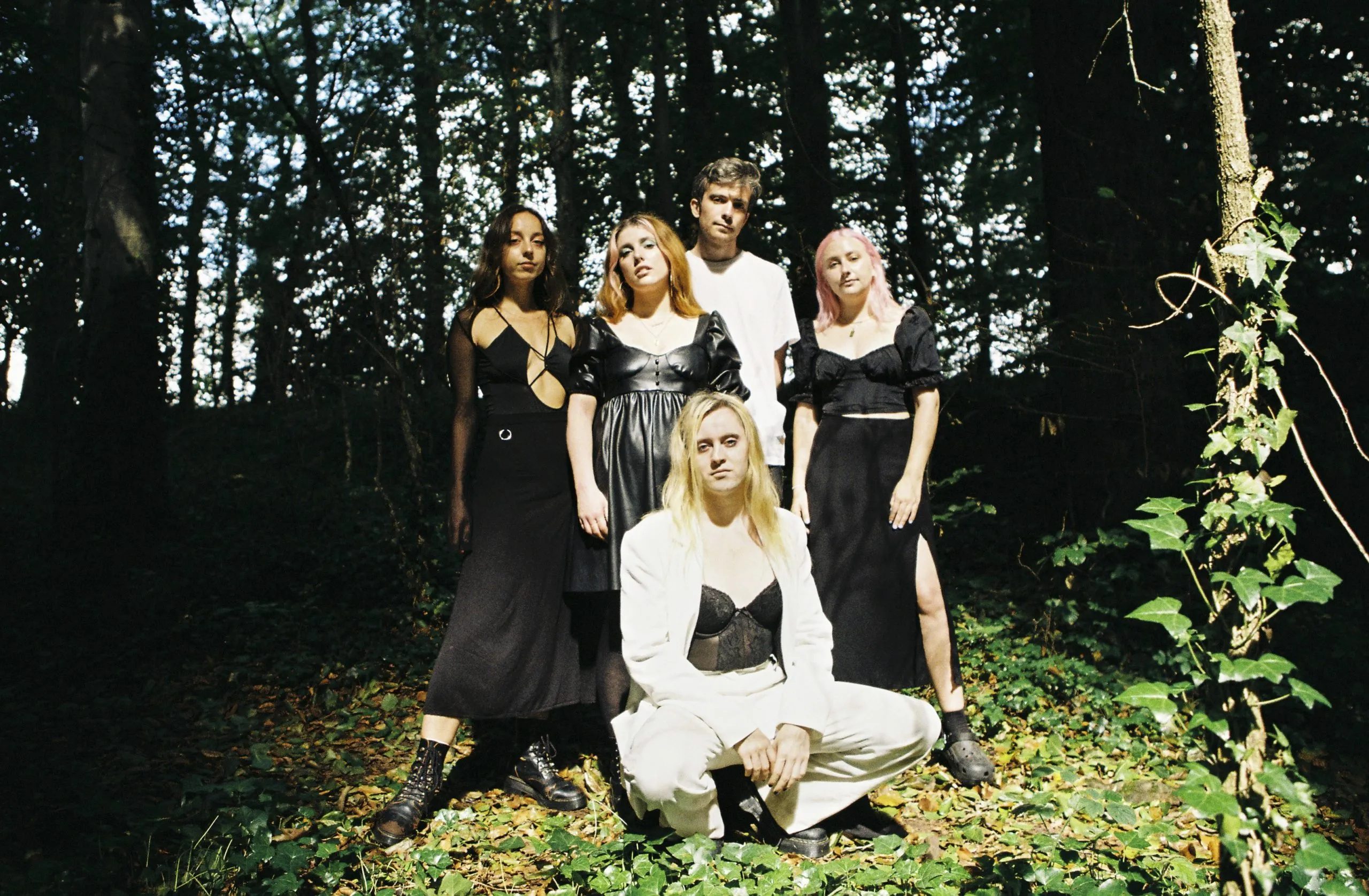 M(h)aol have dropped their new single. 'Therapy'