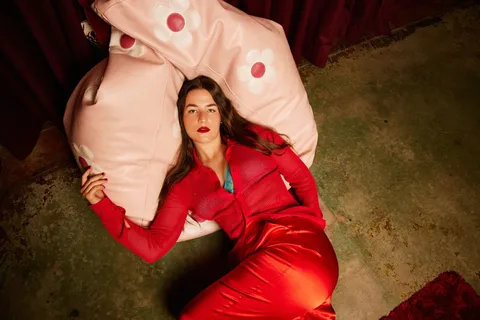 Mia Wray has released ‘Stay Awake’, the title track of her newly-announced five-track EP