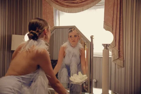 Mimi Webb has released a new single, ‘Ghost Of You’, alongside a music video accompaniment