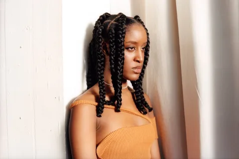 Mysie has released a video for 'gin + juice', from her just-dropped EP 'joyride'