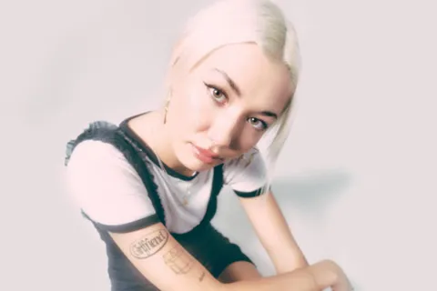 Nieve Ella has just dropped her debut EP, ‘Young & Naive’