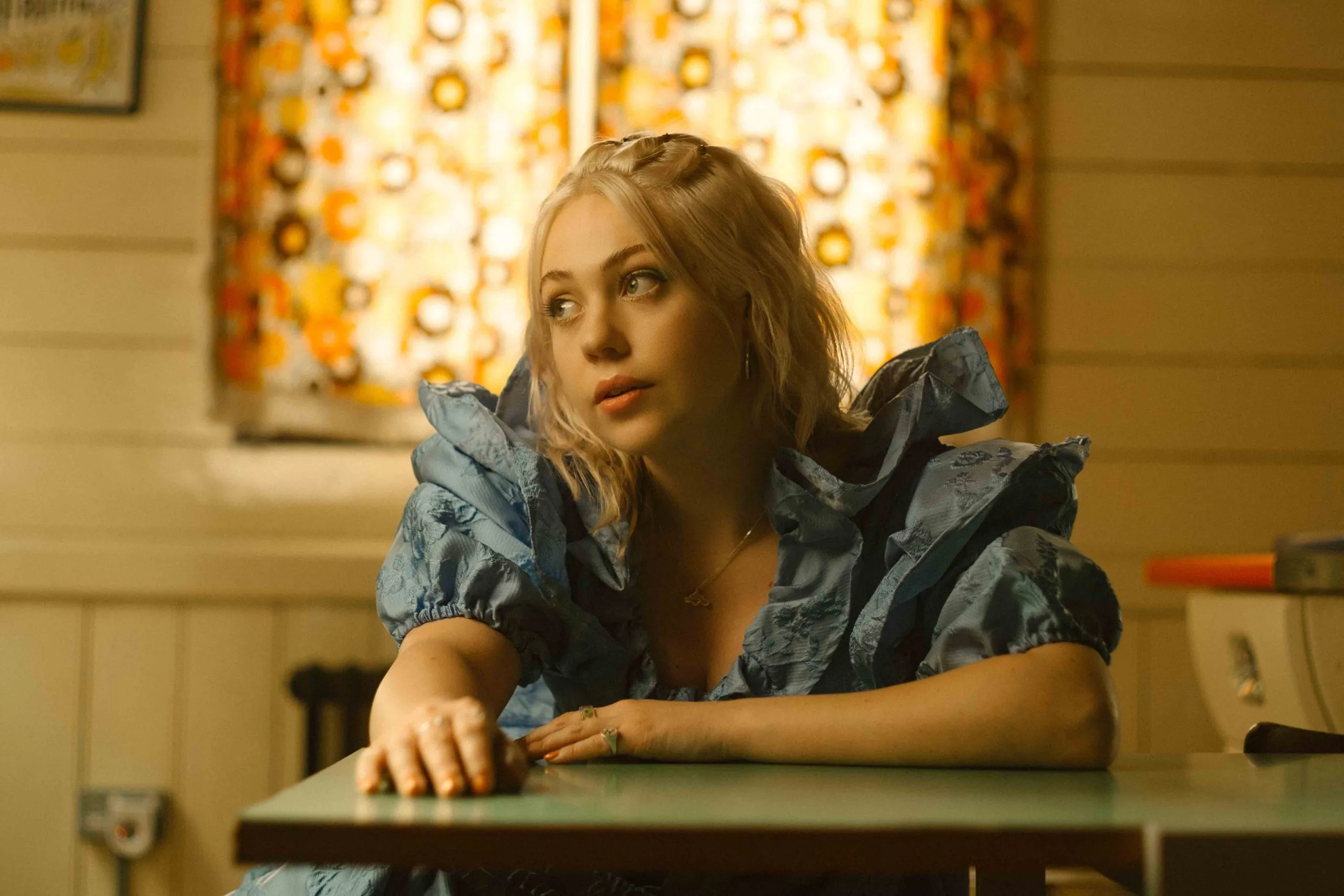 Lauran Hibberd has shared another debut album taster, 'I'm Insecure'