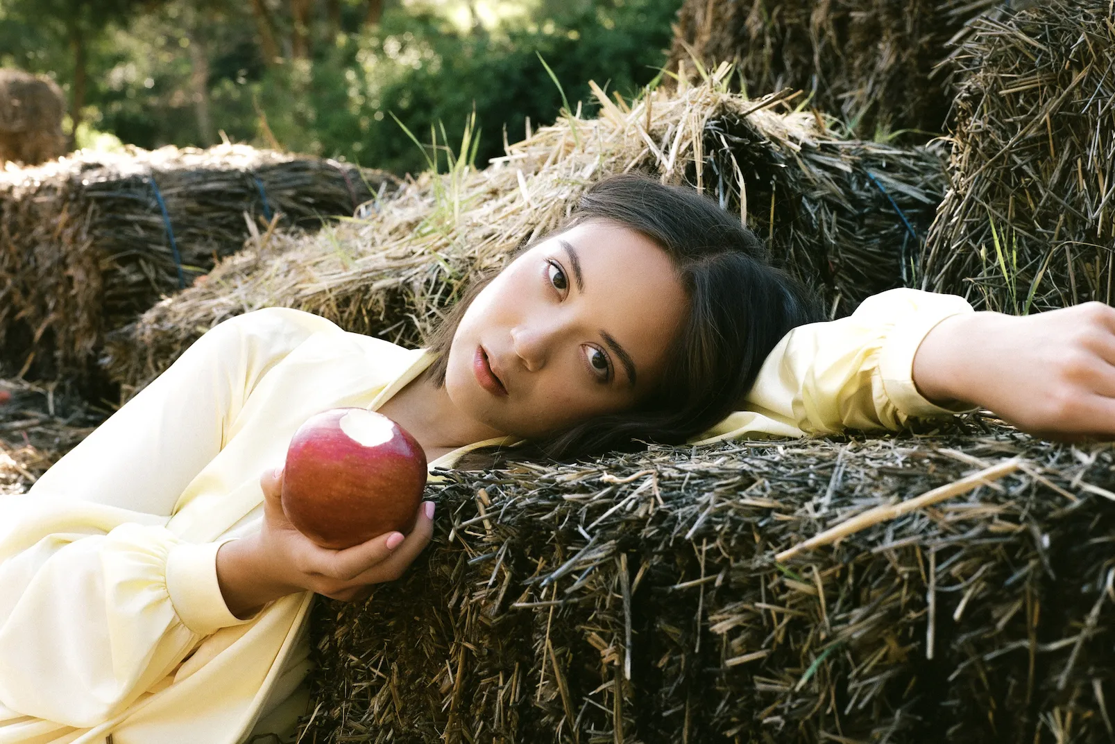 Laufey has shared a new track, 'Falling Behind'