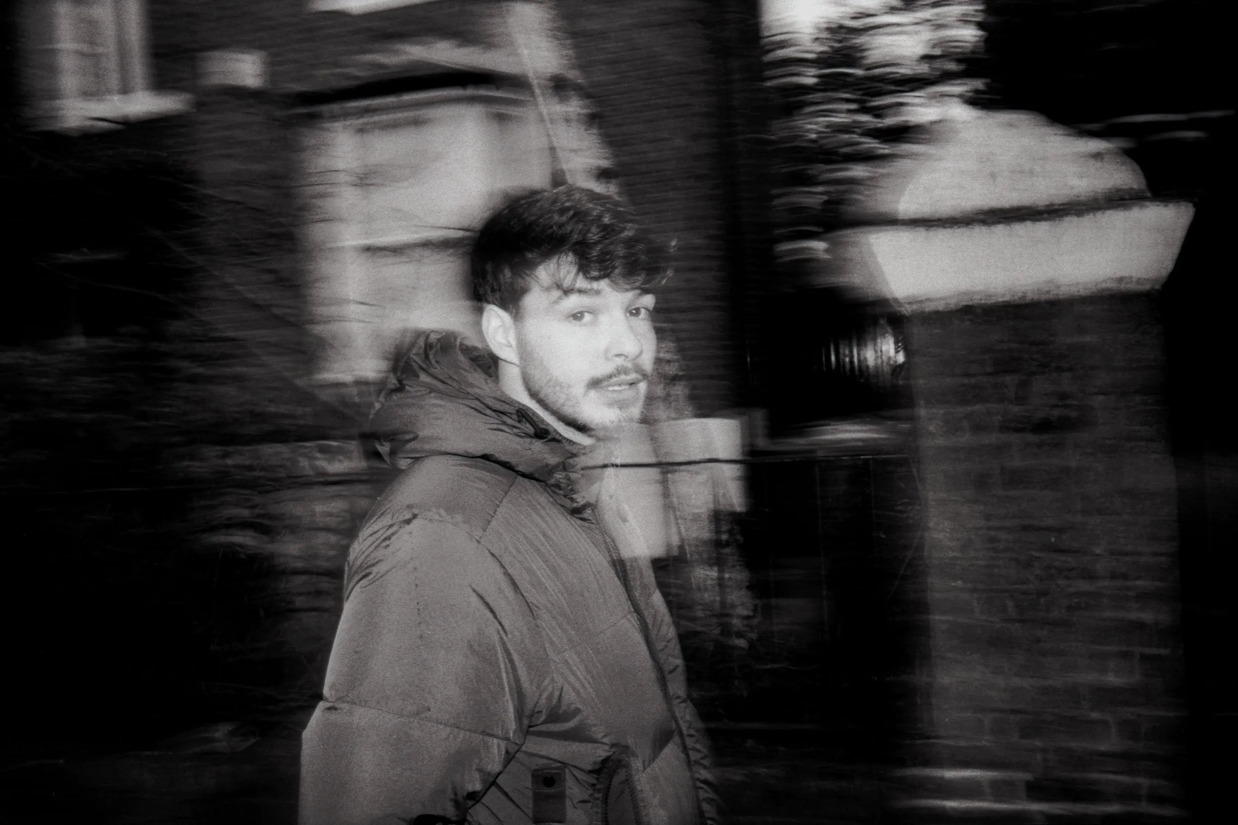 Rex Orange County has debuted his new single, 'THREAT'