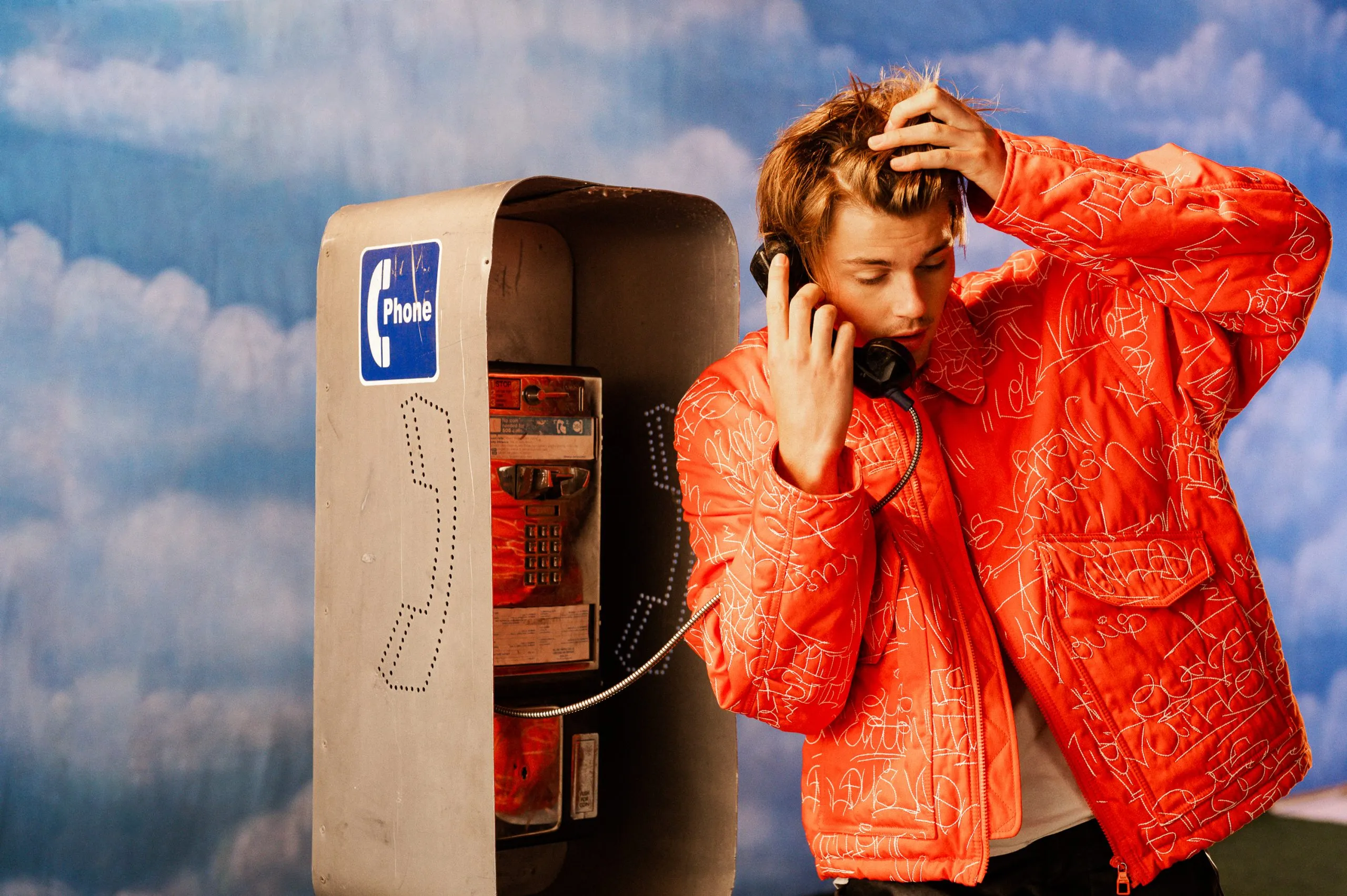 Ruel has returned with a brand new track, 'YOU AGAINST YOURSELF'