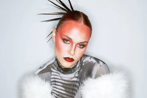 UPSAHL has released ‘Into My Body’, a single from her newly-announced EP, ‘Sagittarius’