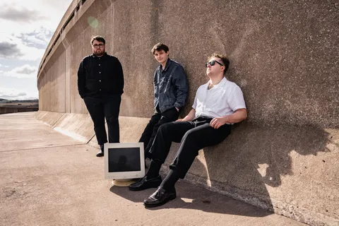 Vistas have dropped a new single, ‘My Head Feels Strange’, ahead of their upcoming EP