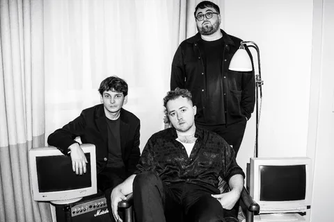 Vistas release new track 'Back Of The Car' and announce new EP