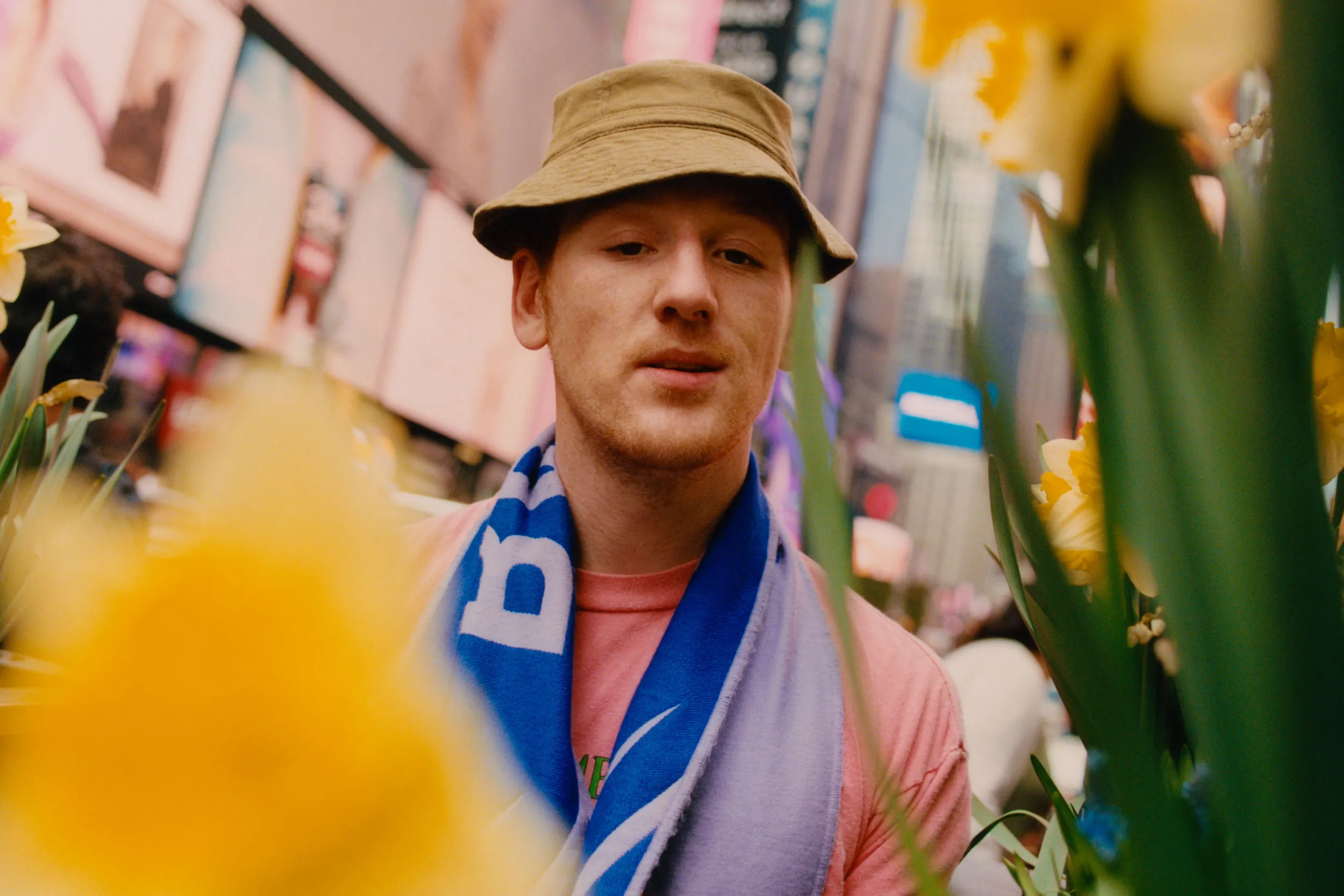 "I’m pretty sure my cat helped me write that song" - Willie J Healey has shared his new single, 'Woke Up Smiling'