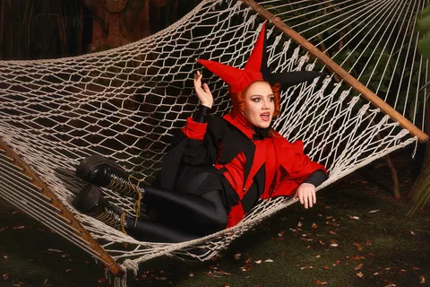 CMAT has teamed up with John Grant for her new single, 'Where Are Your Kids Tonight?'