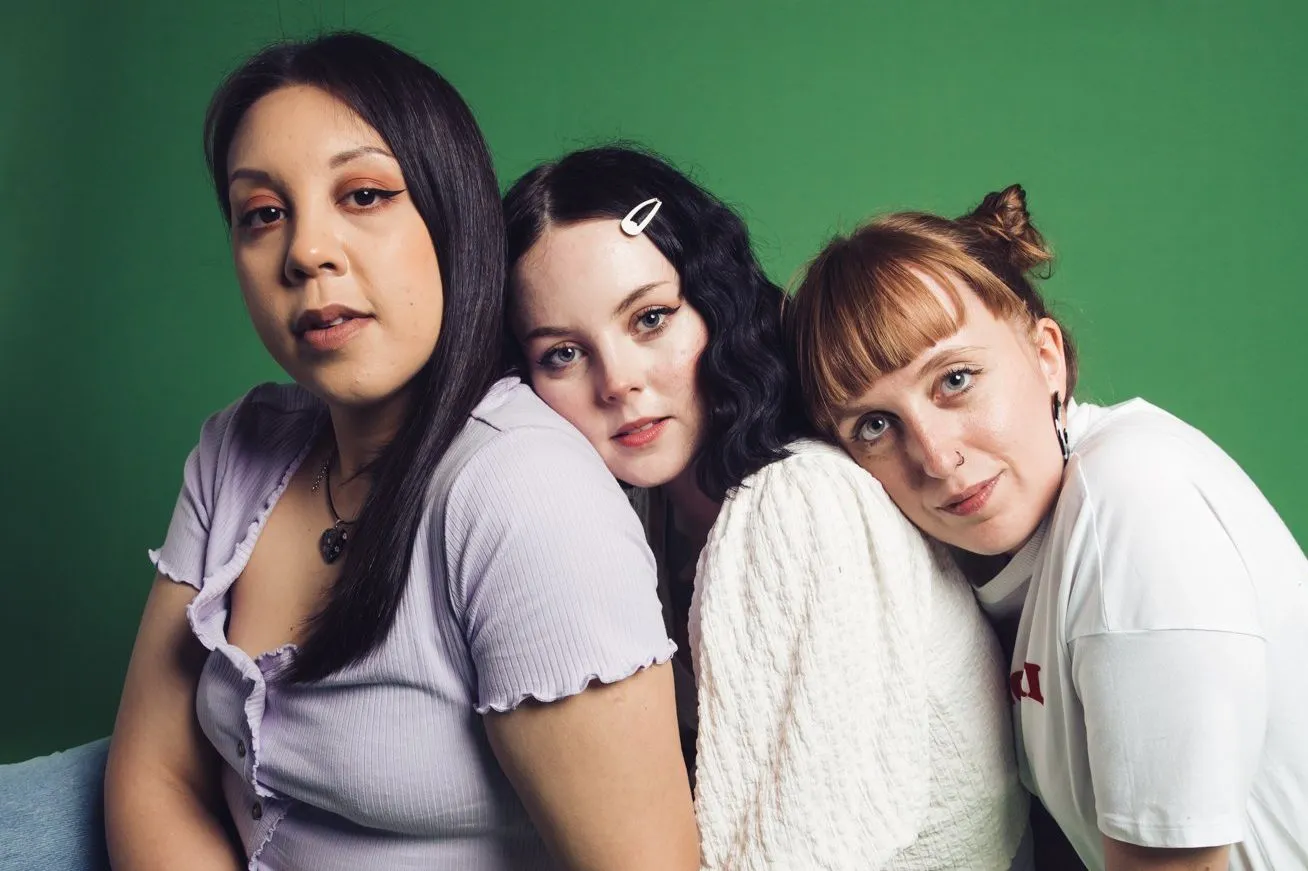 PEANESS have revealed the video for their new single, 'irl'