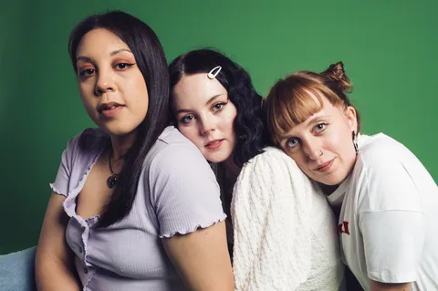 PEANESS have revealed the video for their new single, 'irl'