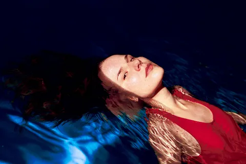 ELIO is teasing her upcoming album with early getting-shit-done single, 'A2B'