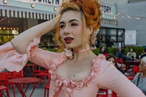 Pop newcomer Elle Lexxa is teasing her debut EP with new single 'Vacancy'