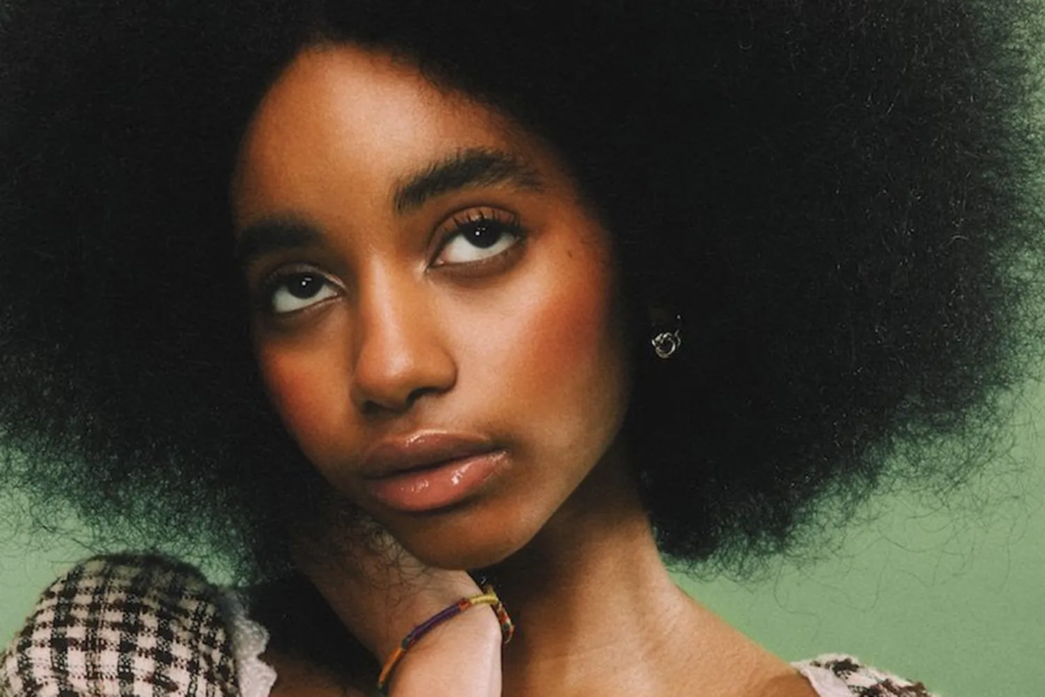 flowerovlove has released a new video for 'Love You'