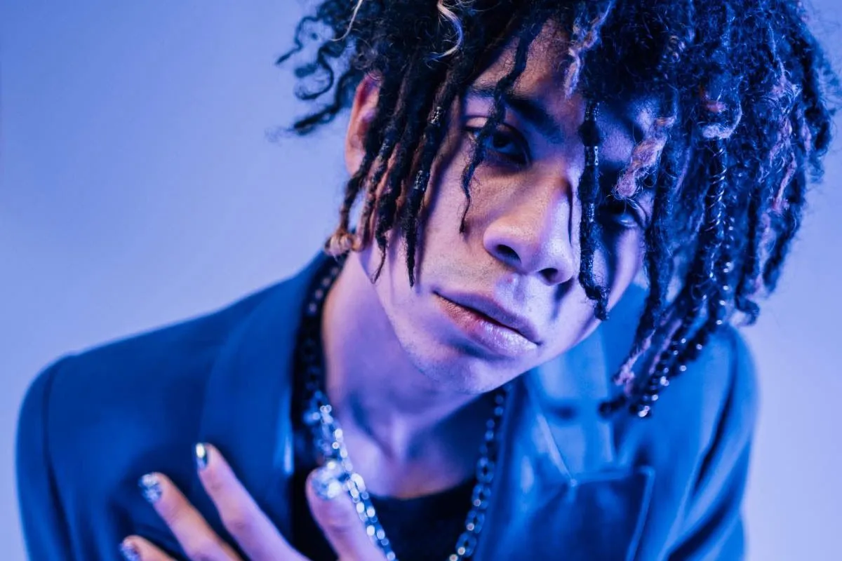 iann dior has shared new single 'thought it was', featuring Machine Gun Kelly and Travis Barker