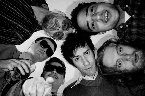 Warmduscher have shared a new single "bridging the gap" to a new album later this year, 'Love Strong'