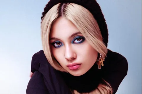 daine has shared a new single and video, 'Stay Close'