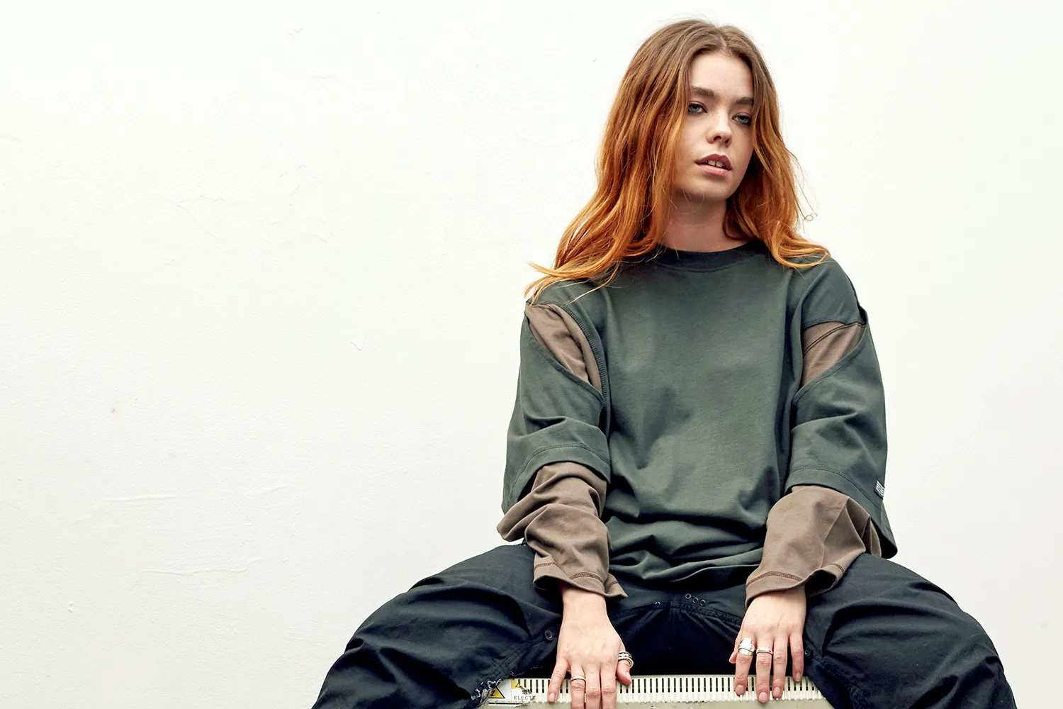 L Devine has released a new debut album teaser, tongue-in-cheek love song 'Slippin' Away'