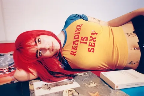 lozeak is cutting out the toxic people in her life on new single, ‘Cutthroat’